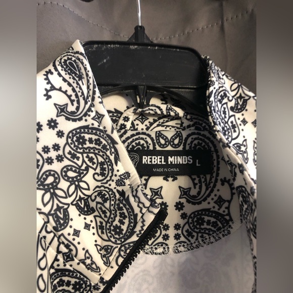 Rebel Minds Forever 21 Cream & Black paisley bandana print Large track jacket - Picture 8 of 8
